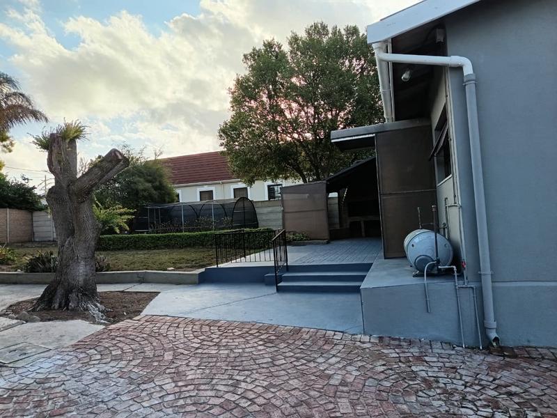 2 Bedroom Property for Sale in Albertinia Western Cape